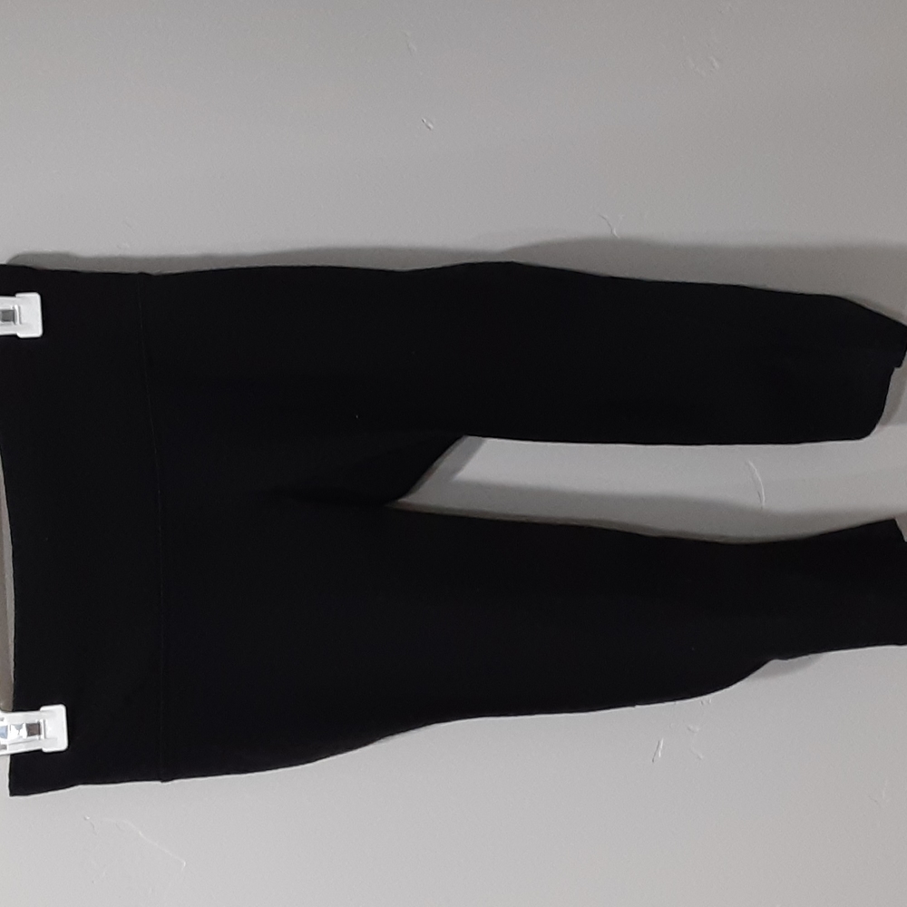 Yoga pants black mid-length leg